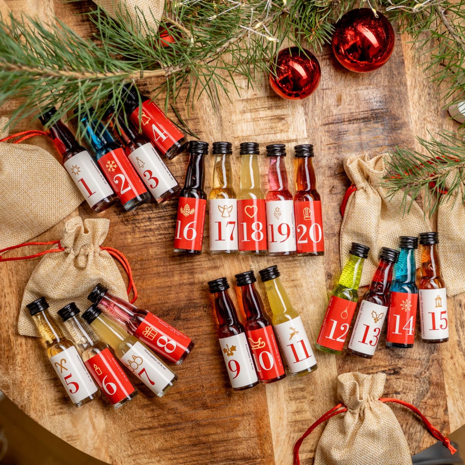 Likör Adventskalender (24 Flaschen / 12 Sorten / 24 Tage)